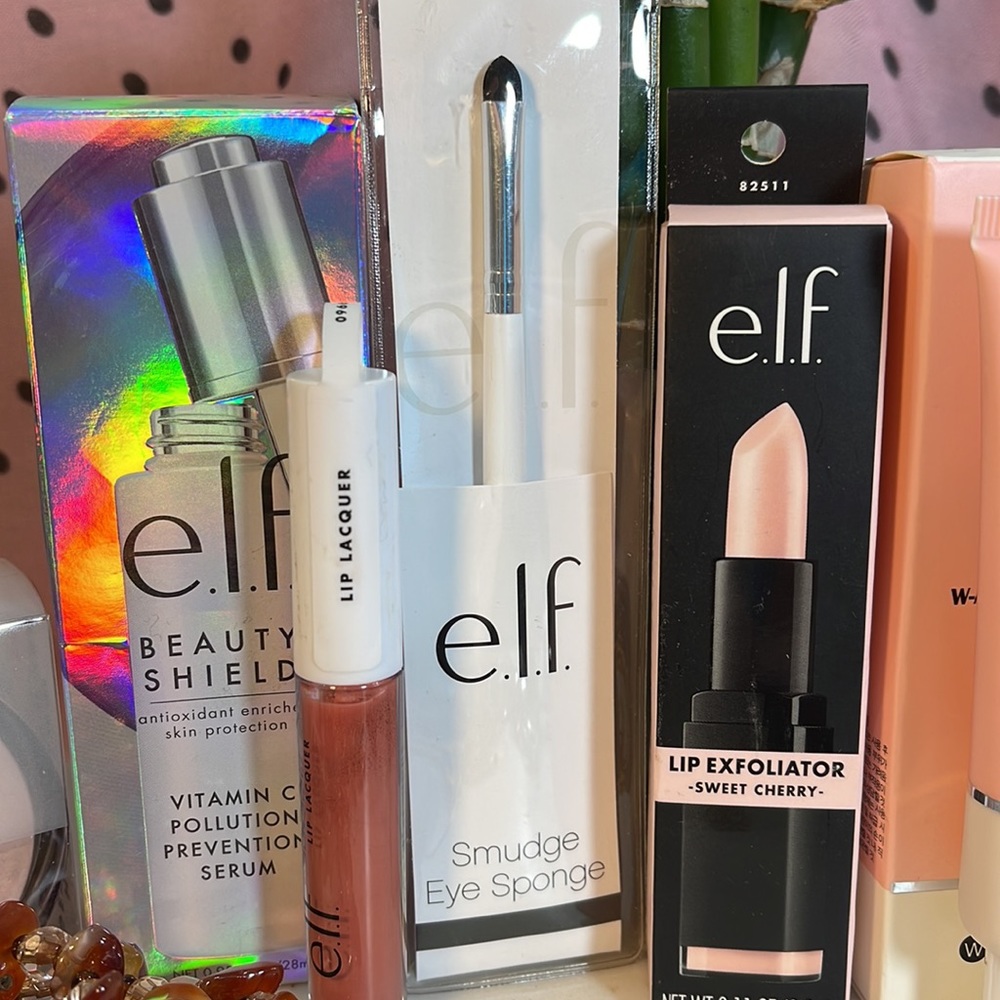 LARGE BUNDLE OF BEAUTY PRODUCTS & JEWELRY W/Lg. Cosmetic Bag - Picture 5 of 17